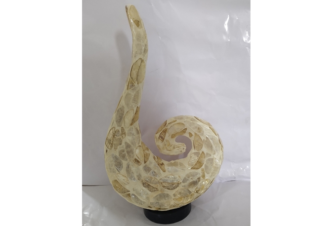 give this ceramic decorative item on rent 
