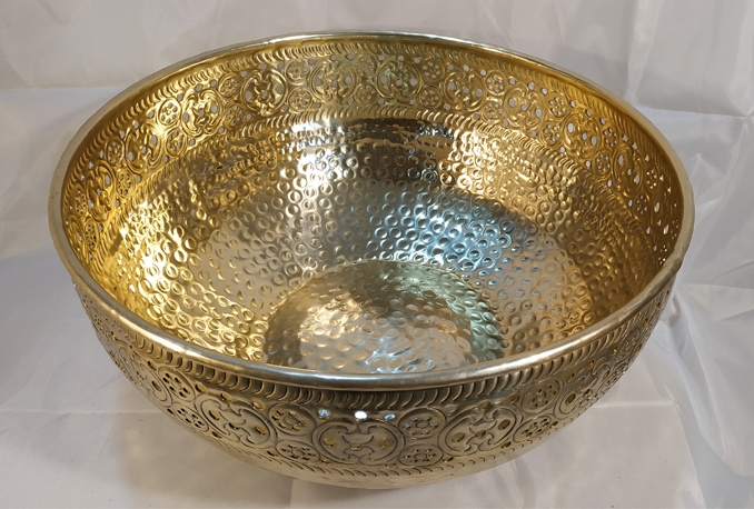 give this bowl for flower and candles on rent