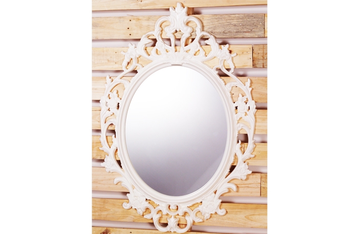 give this designed mirror on rent