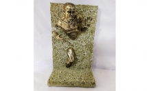 give this sculpture on rent 