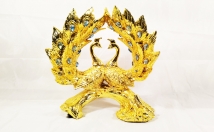 give this gold pair peacock on rent
