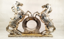 give this horse pair on rent