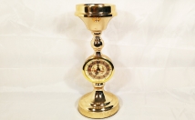 give this beautiful candle holder with clock on rent