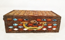 give this square jewelry box on rent
