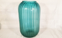 give this diamond shape flower vase on rent