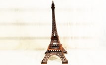 give this  Metal Antique Monuments Eiffel Tower Handicraft Decorative on rent 